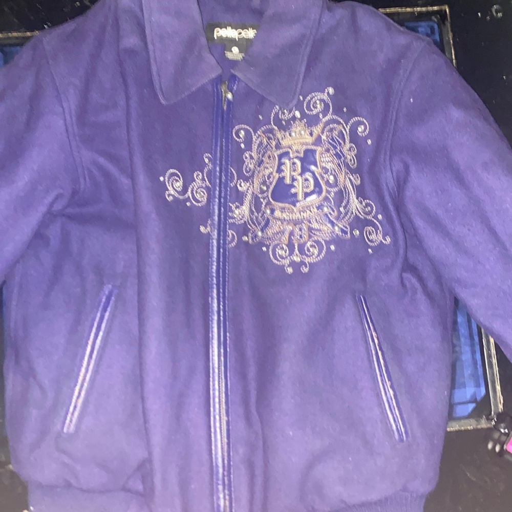Women pelle coat , durable, long lasting, thick material